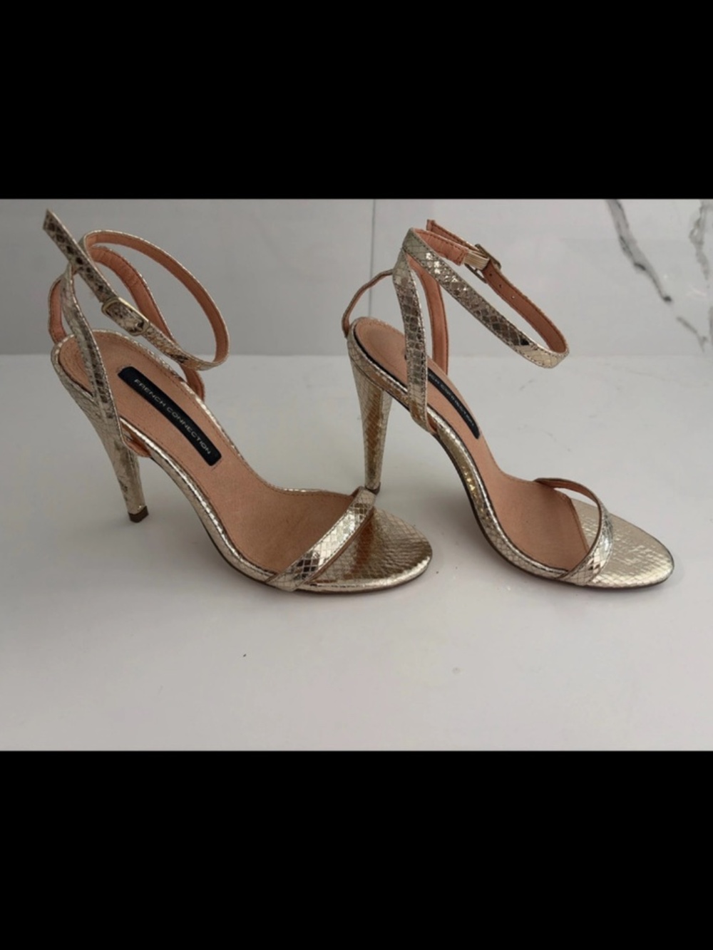 Gold heels - Picture 2 of 11